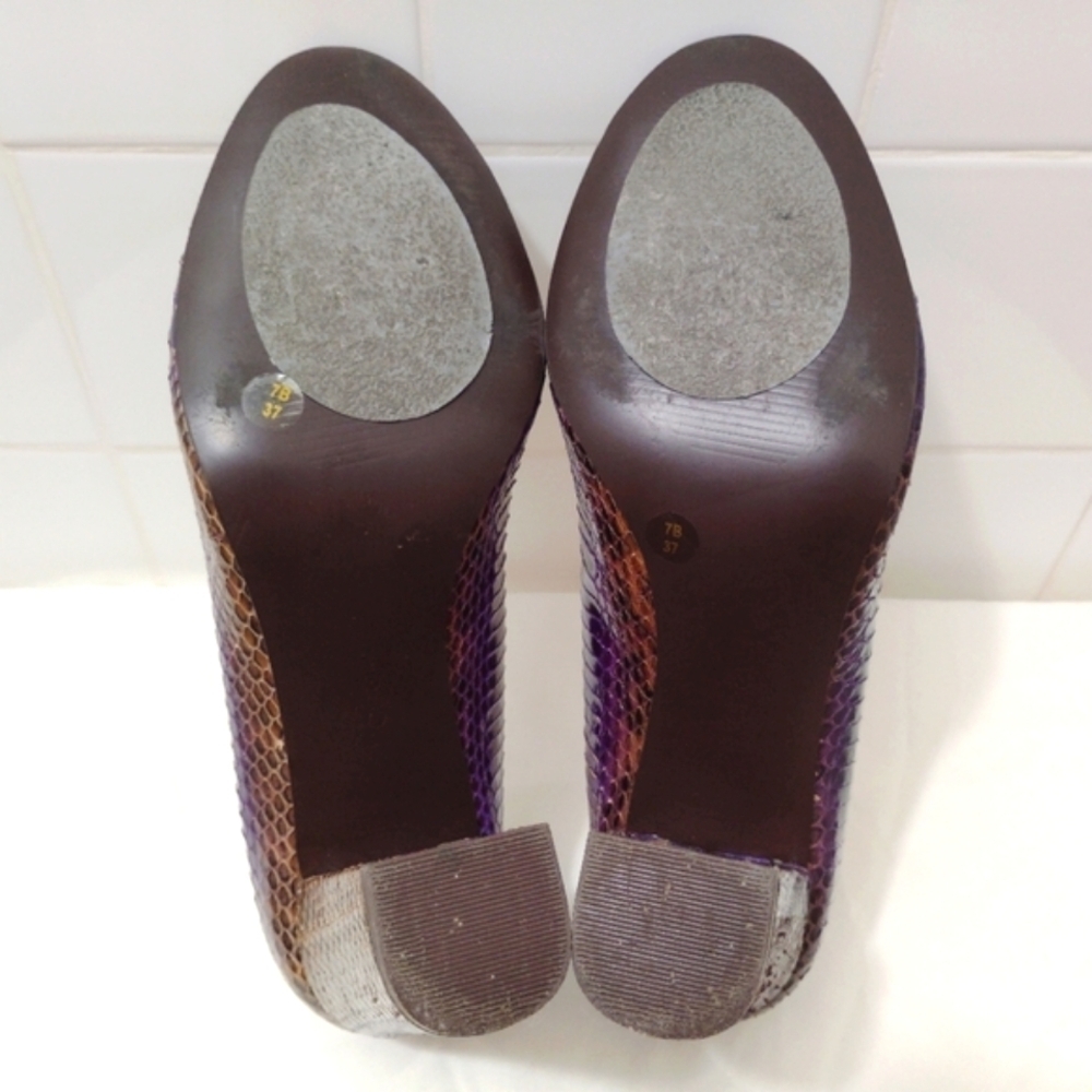 BCBG Calista Snakeskin Leather Heels Purple Gold 3" Block Heel US 7 - Picture 11 of 13